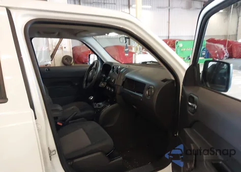 2011 Jeep Patriot Sport z USA, uszkodzony, nr VIN 1J4NT1GA5BD155960